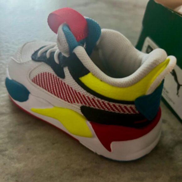PUMA Toddler Sneakers – White/Yellow – Size 5C – New with Box - Picture 3 of 6